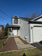 323 Gillespie Ave in Syracuse, NY - Building Photo - Building Photo