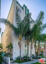 906 Serrano Ave, Unit 303 in Los Angeles, CA - Building Photo