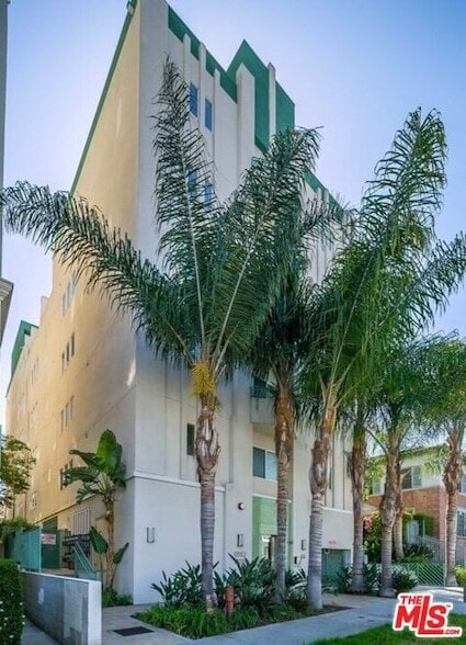 property at 906 Serrano Ave