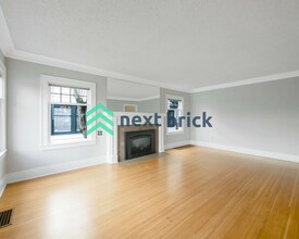 1919 Dexter Ave N in Seattle, WA - Foto de edificio - Building Photo