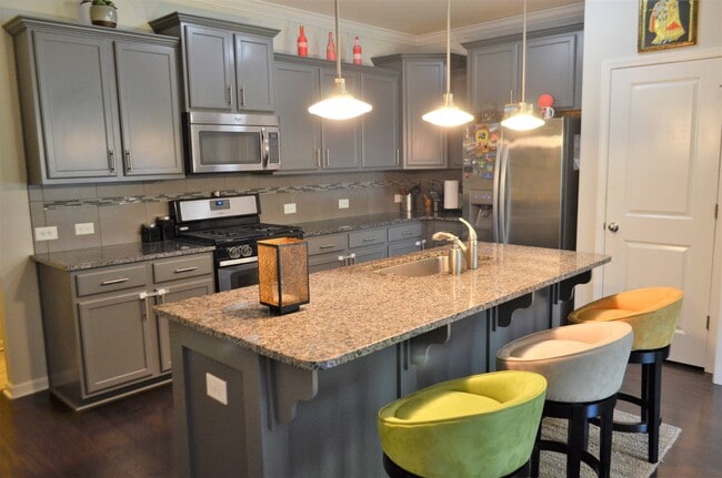 318 OldCastle Dr in Morrisville, NC - Building Photo - Building Photo