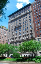755 Park Ave in New York, NY - Foto de edificio - Building Photo
