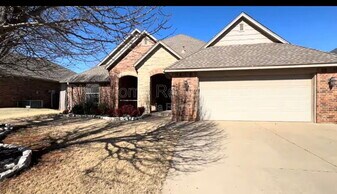 13201 SW 2nd Terrace in Yukon, OK - Building Photo