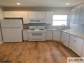 1637 Atlantic Ave in Atlantic City, NJ - Building Photo