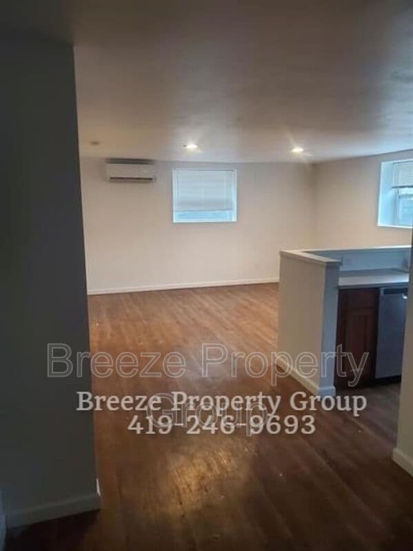 property at 1945 Ottawa Dr