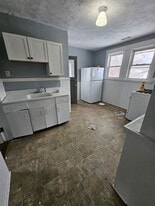 2407 Peach St in Erie, PA - Building Photo