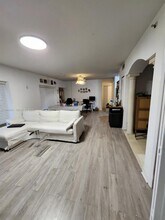 322 Madeira Ave in Coral Gables, FL - Building Photo - Building Photo