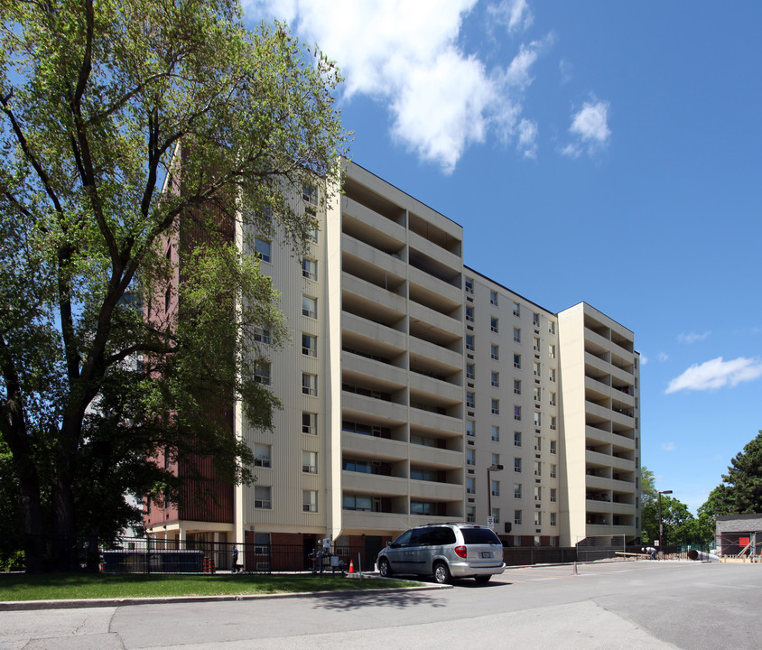 Pine Ridge Towers in Toronto, ON - Building Photo