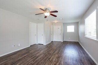 1523 Nichole Woods Dr in Houston, TX - Building Photo - Building Photo