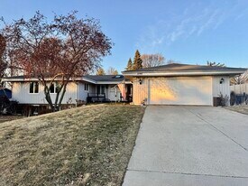 5746 Berwick Pl in Rockford, IL - Building Photo