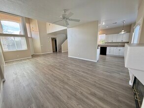 8300 La Strada Ave in Las Vegas, NV - Building Photo - Building Photo
