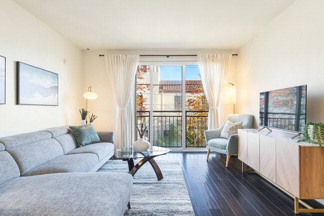 property at 1220 E Columbia St