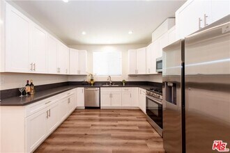 22849 MacFarlane Dr in Los Angeles, CA - Building Photo - Building Photo