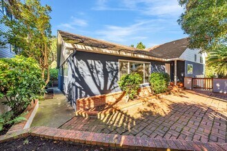 280 Angelita Ave in Pacifica, CA - Building Photo - Building Photo