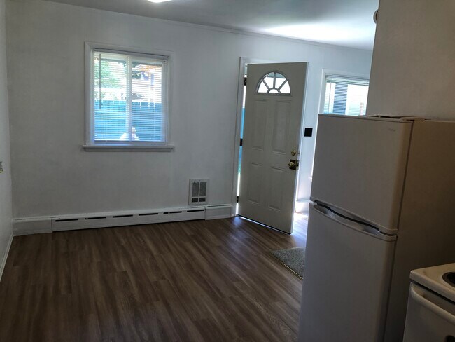 703 S 9th Ave, Unit 3 in Yakima, WA - Foto de edificio - Building Photo