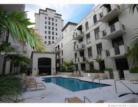 1805 Ponce de Leon Blvd, Unit 580 in Coral Gables, FL - Foto de edificio - Building Photo