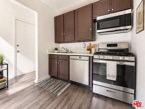1133 W 36th Pl in Los Angeles, CA - Building Photo - Building Photo