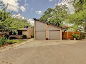 3607 Summit Bend in Austin, TX - Building Photo - Building Photo