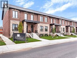 1033 Walker Rd in Windsor, ON - Building Photo