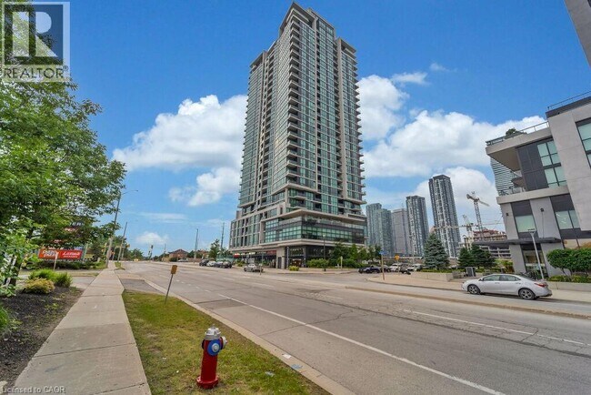 3985 Grand Park Dr in Mississauga, ON - Building Photo - Building Photo