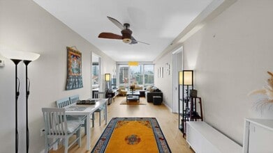 13-11 Jackson Ave in Queens, NY - Building Photo - Building Photo