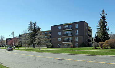 Denewood Apartments in Toronto, ON - Building Photo - Building Photo