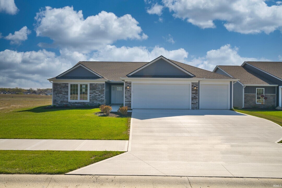 5437 Broad Fields Cove in Fort Wayne, IN - Building Photo