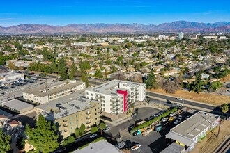 15309 Cabrito Rd in Los Angeles, CA - Building Photo - Building Photo