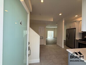 1541 Franklin St in Santa Monica, CA - Building Photo - Building Photo