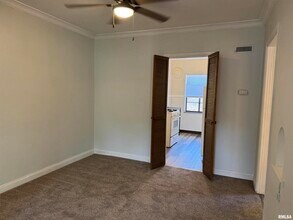 405 W Columbia Ave in Davenport, IA - Foto de edificio - Building Photo