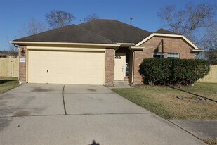 4031 Raspberry Ct in Dickinson, TX - Building Photo