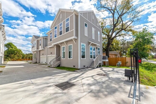 5610 Patrick St in Houston, TX - Building Photo - Building Photo