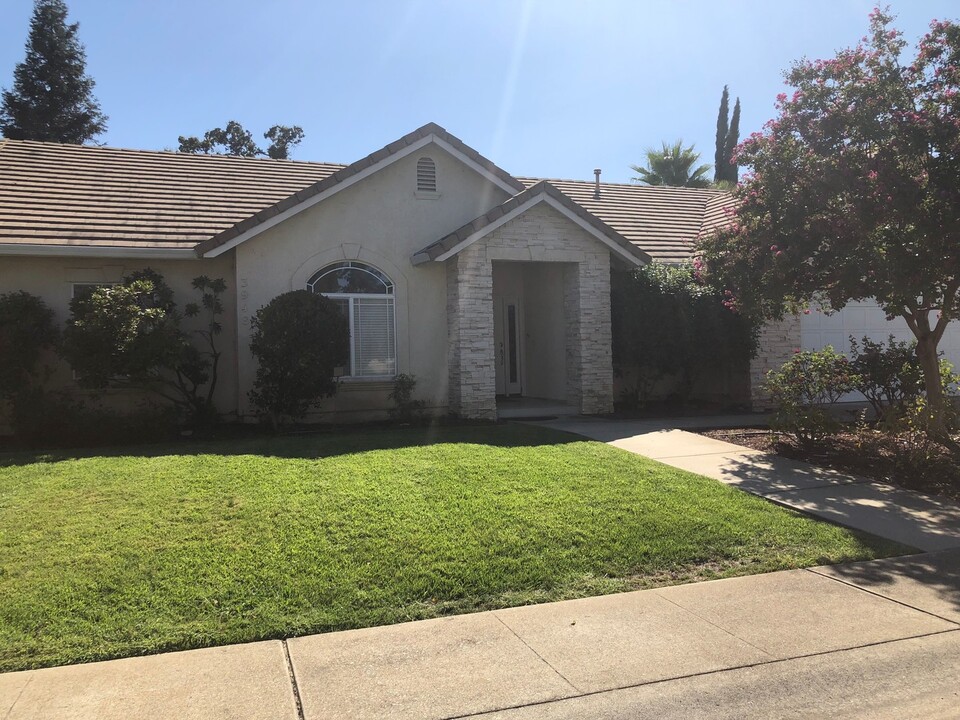 3948 Eagle Pkwy in Redding, CA - Building Photo