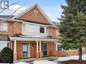 30 Catalina Crescent in Richmond Hill, ON - Building Photo