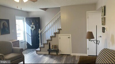 1126 Wadewood Ct in Woodstock, VA - Foto de edificio - Building Photo