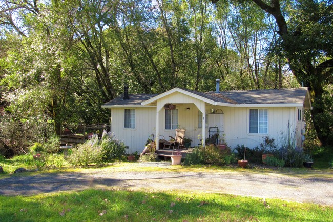 1513-1515 Warm Springs Rd in Glen Ellen, CA - Building Photo - Building Photo