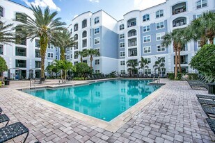 202 E South St in Orlando, FL - Building Photo