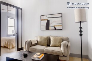 161 W 54th St in New York, NY - Building Photo