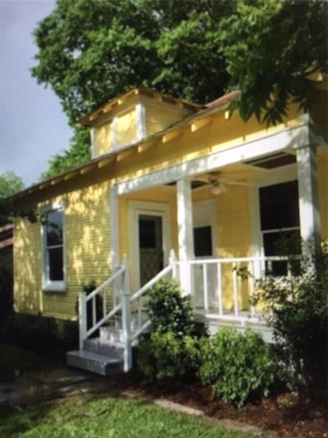property at 416 N Line St