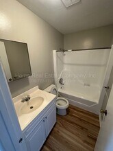 1006 Salisbury St in Kernersville, NC - Building Photo - Building Photo