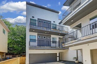 5315 Egbert St in Houston, TX - Building Photo