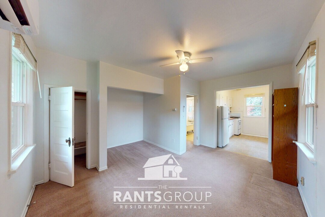 536 14th Ave SE in Olympia, WA - Building Photo