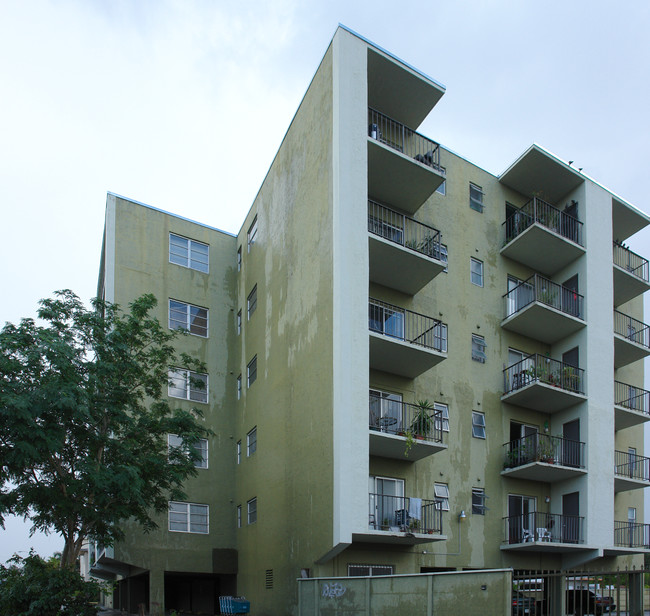 Casa Linda Apartments in Miami, FL - Building Photo - Building Photo