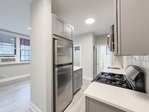 373 Hazel Ave, Unit A3 in Glencoe, IL - Foto de edificio - Building Photo