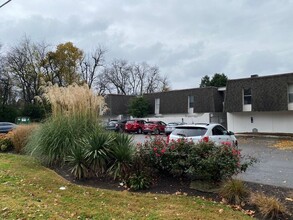 2097 Graybar Ln in Nashville, TN - Building Photo - Building Photo