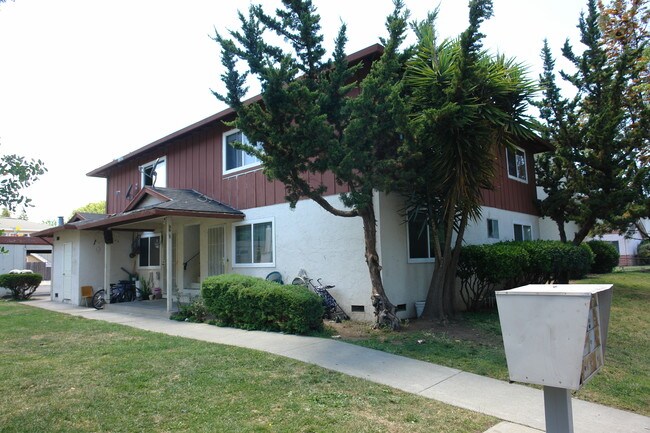 5635 Hoffman Ct in San Jose, CA - Foto de edificio - Building Photo