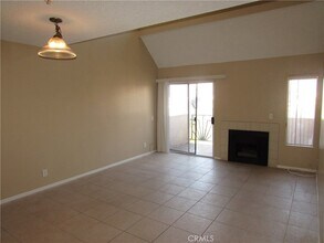 450 E 4th St, Unit 437 in Santa Ana, CA - Building Photo - Building Photo
