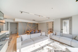 2222 Detroit Ave, Unit 407 in Cleveland, OH - Building Photo - Building Photo