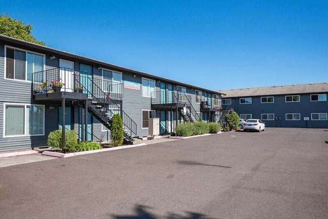 #315 DOUGLAS SQUARE in Portland, OR - Foto de edificio - Building Photo