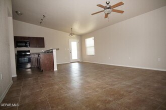 10692 Canyon Sage Dr in El Paso, TX - Foto de edificio - Building Photo